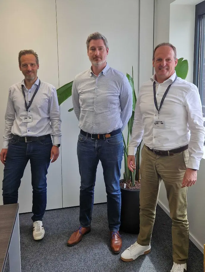 Van links naar rechts: Brecht Verhaeghe: COO Accomodata - Bart Verbrugghe: Operations Manager Citymesh - Bruno Conil: CEO Accomodata